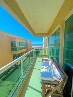 Apartamento de frente para a praia, com piscina